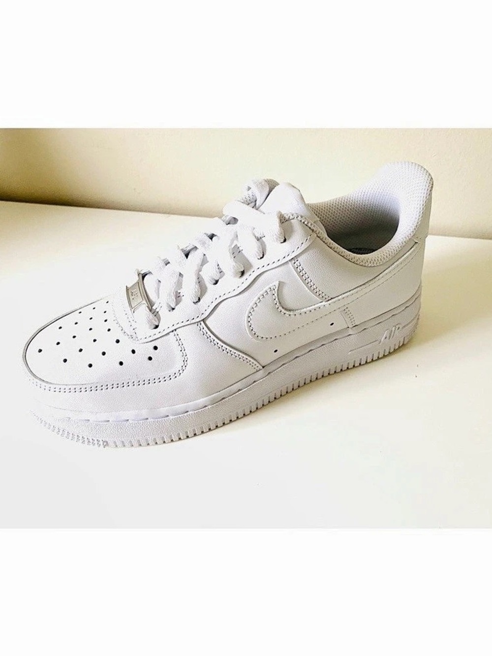 Nike Air Force 1 '07 Low White Sneakers US 6 Women’s Shoes - Picture 10 of 12